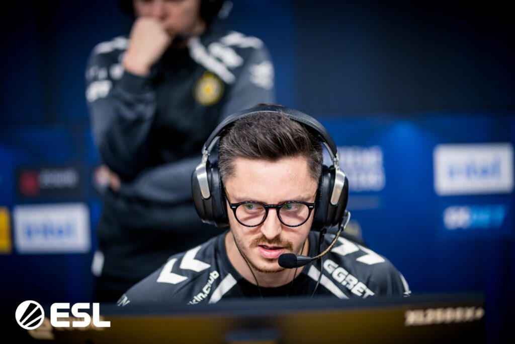 CS2: zonic é chamado de &#8220;superestimado&#8221; e apEX sai em defesa de treinador