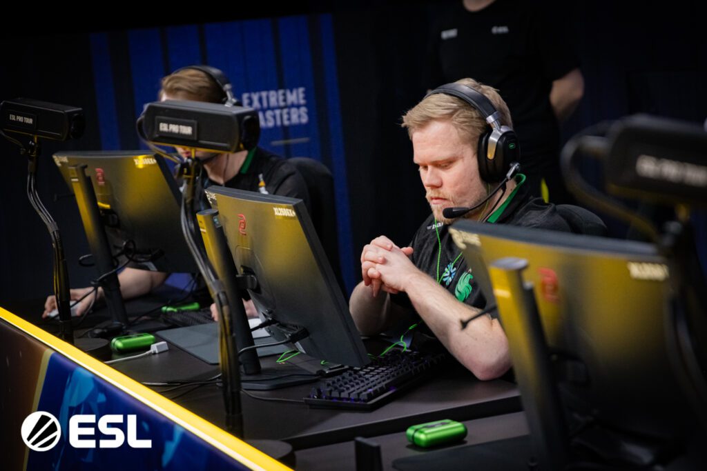 CS2: Falcons move Magisk para a reserva