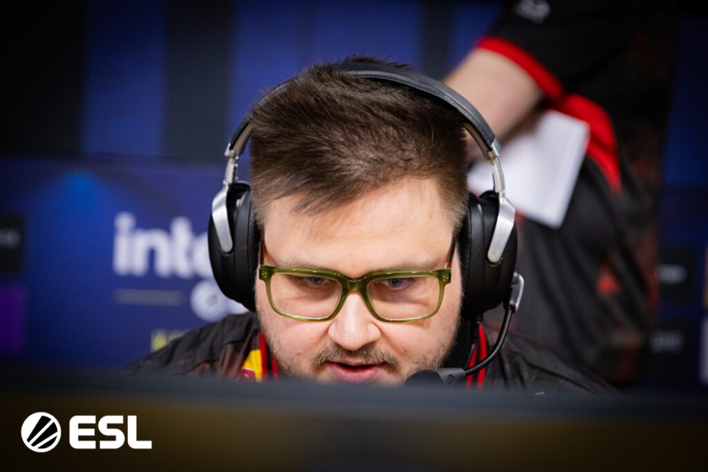 CS2: G2 coloca snax no banco