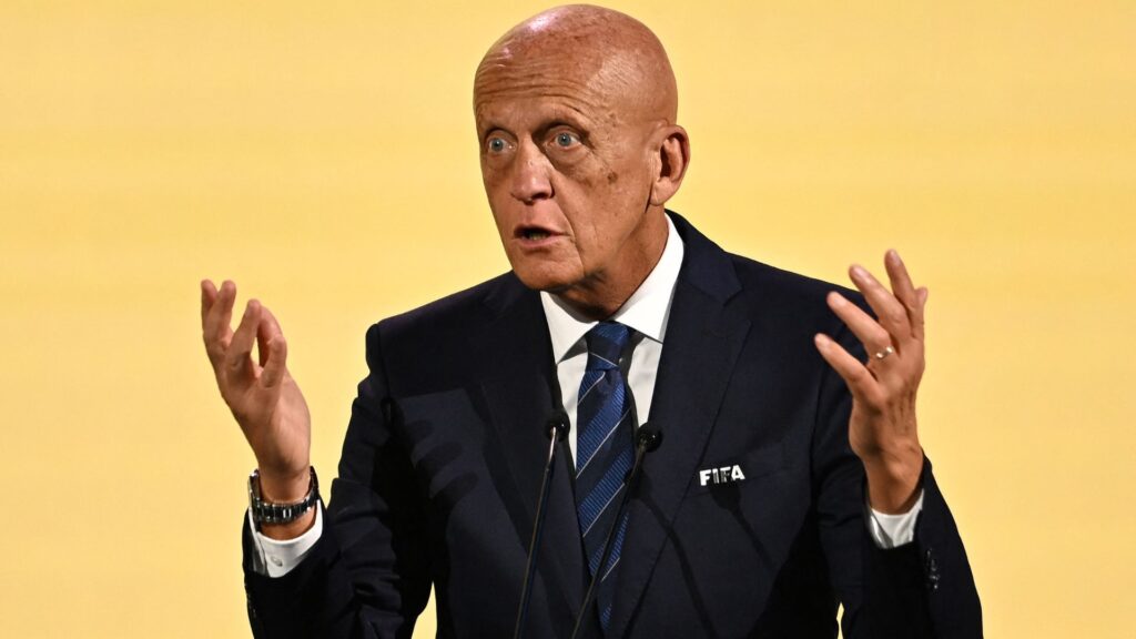 Pierluigi Collina no 74º Congresso da FIFA (Foto: Manan Vatsyayana/AFP)