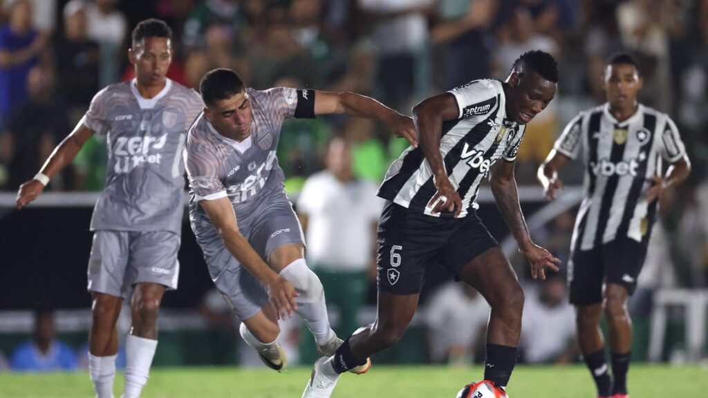 Empate deixa em aberto vaga no G4 da competição. Foto: Vítor Silva/Botafogo