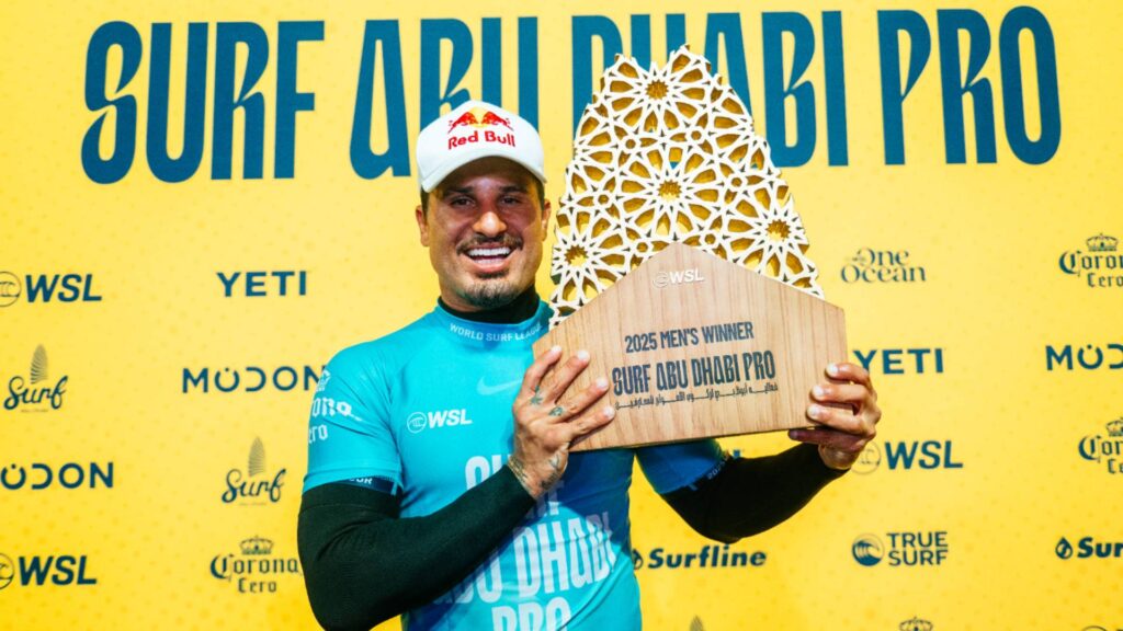 Italo Ferreira assumiu a liderança do circuito na 2ª etapa. Foto: Reprodução/X