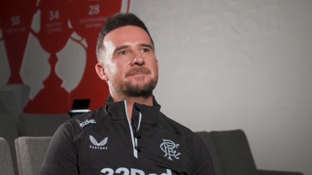 Barry Ferguson é o novo treinador interino dos Rangers (Foto: Reprodução)
