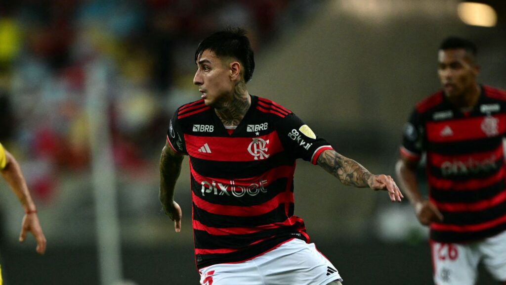 Pulgar em ação pelo Flamengo.