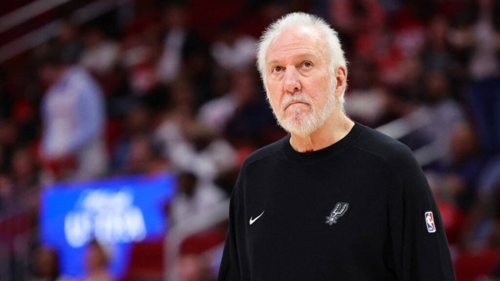 Gregg Popovich está afastado das atividades desde novembro. Foto: Alex Slitz / GETTY IMAGES NORTH AMERICA / Getty Images via AFP