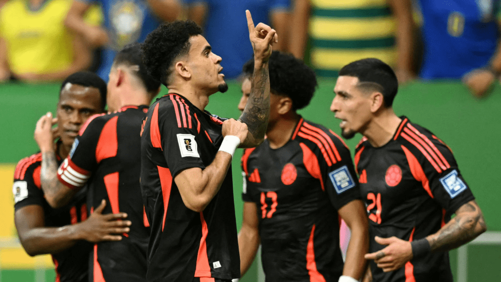 Luis Díaz marcou os três gols da Colômbia contra o Brasil nas Eliminatórias para a Copa de 2026