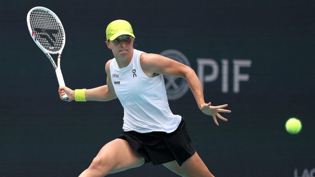 Tenista Iga Swiatek sofreu ataques no WTA 1000 de Miami (Foto: Al Bello/Getty Images via AFP)
