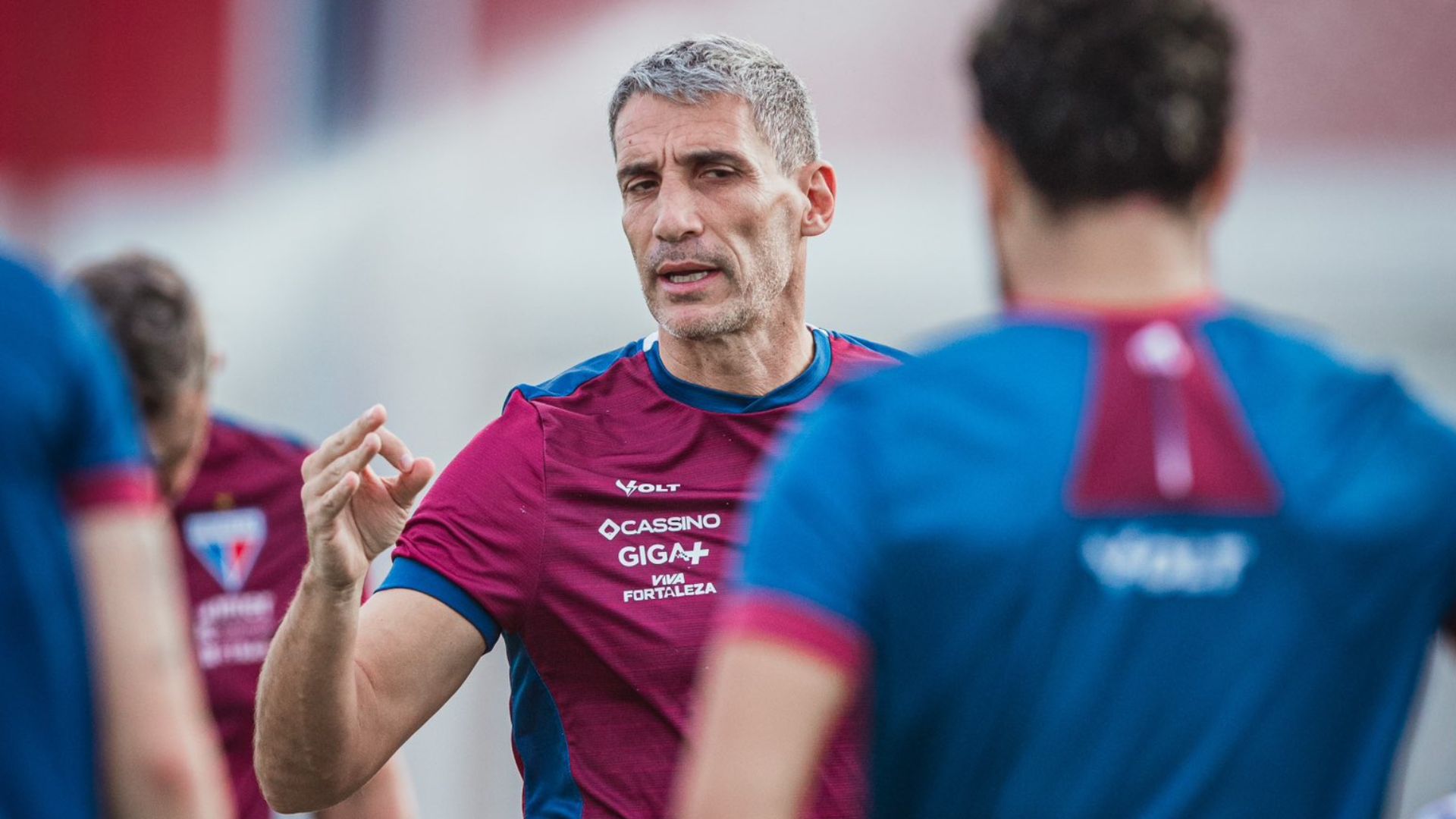 Juan Pablo Vojvoda, treinador do Fortaleza, vive seu pior momento na Série A (Foto: Mateus Lotif/FEC)