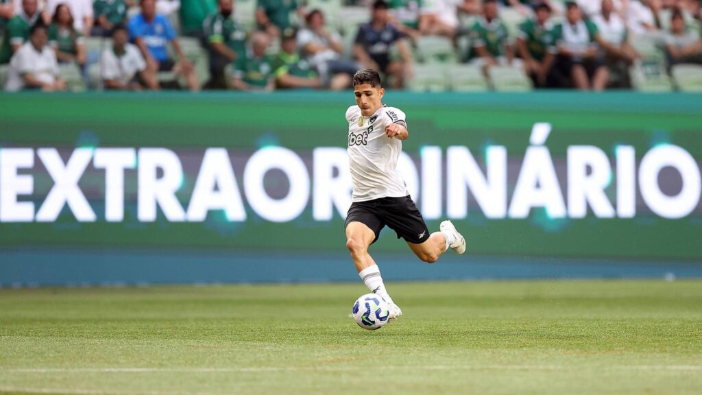 Savarino está fora da estreia da equipe na Libertadoresda América. Foto: Vitor Silva/Botafogo.