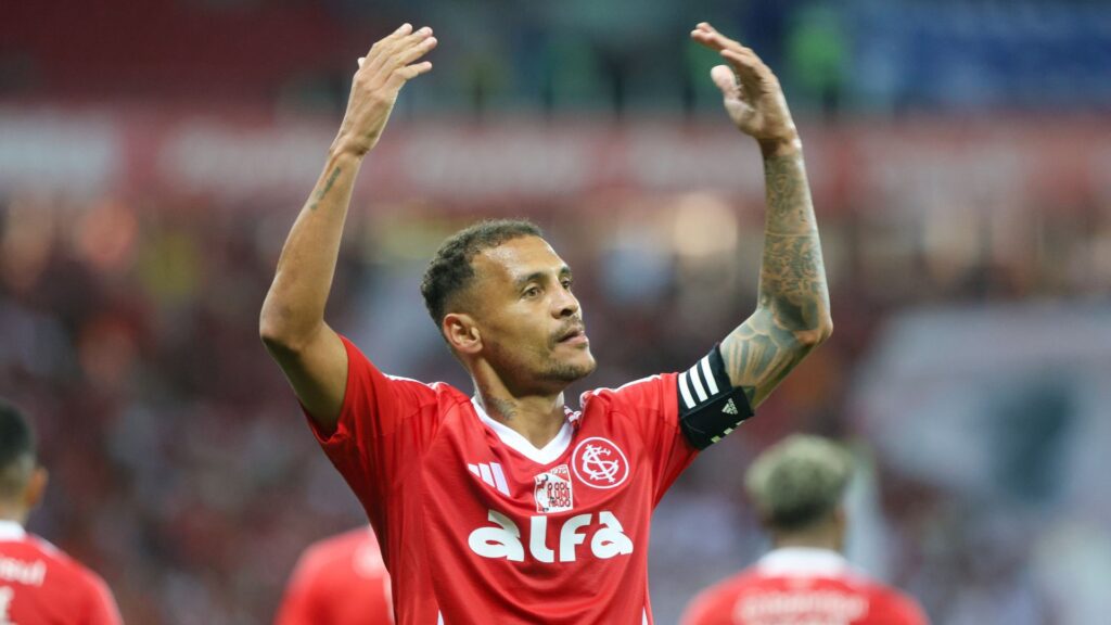 Alan Patrick é destaque do Internacional