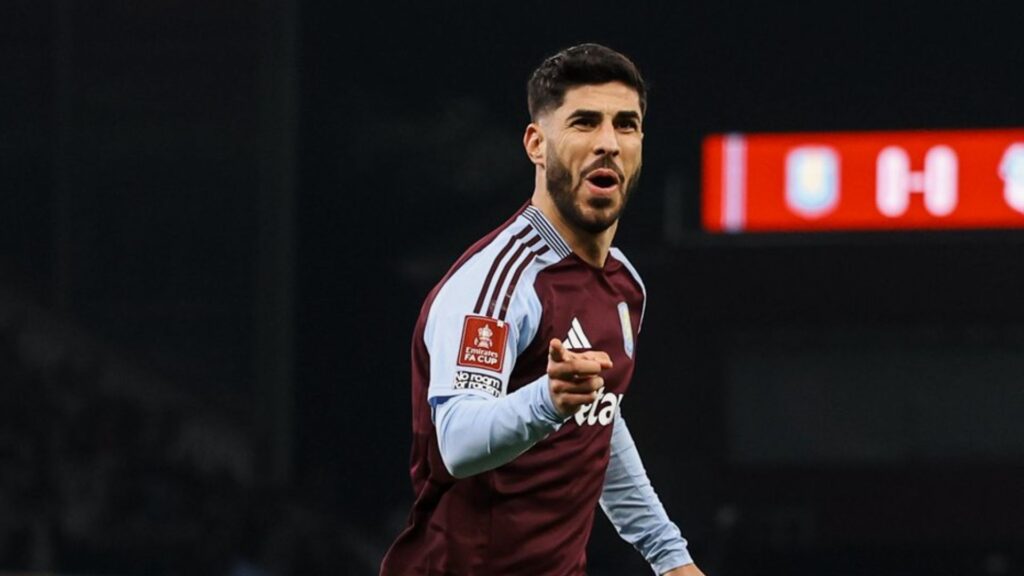 Asensio comemora gol pelo Aston Villa