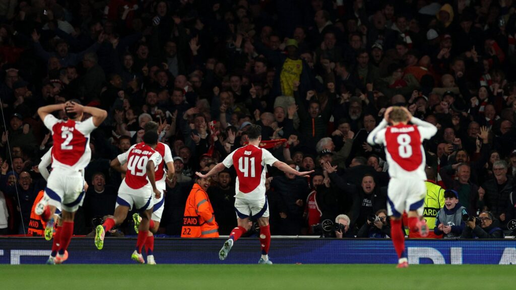 Jogadores do Arsenal reagem a gol de Rice