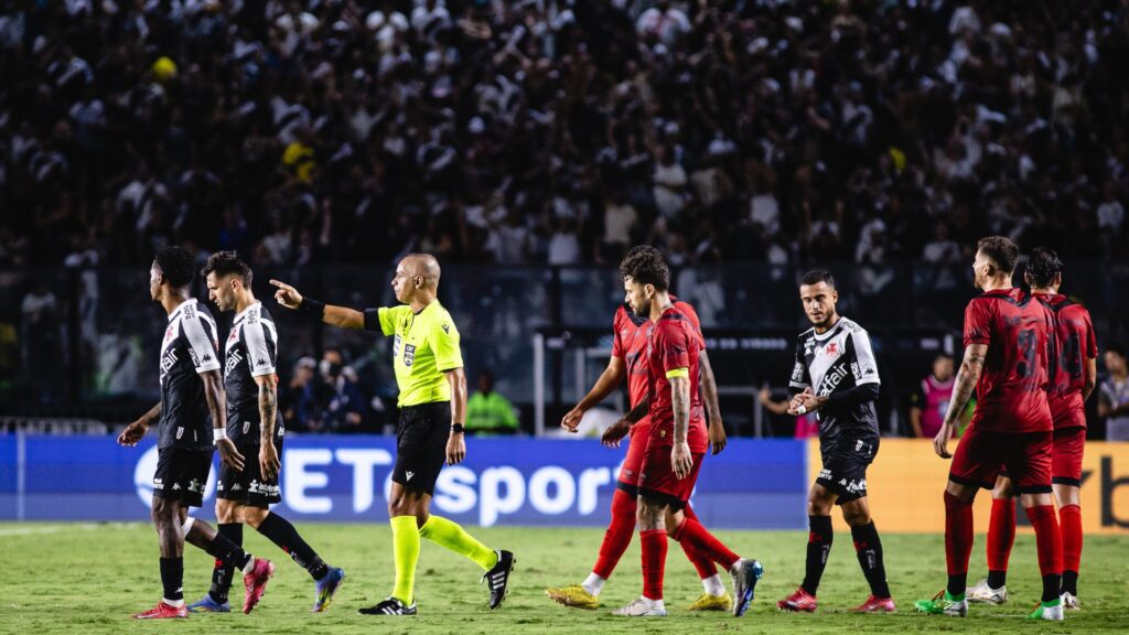 Árbitro confirma gol do Vasco contra o Sport