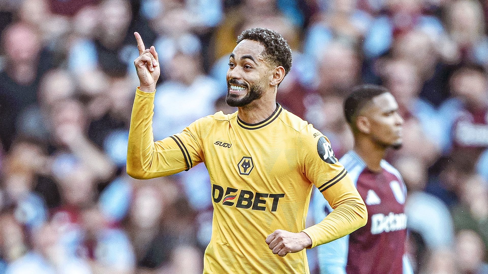 Matheus Cunha comemora gol pelo Wolverhampton