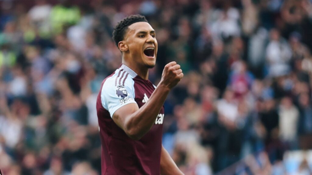 Ollie Watkins comemora gol do Aston Villa