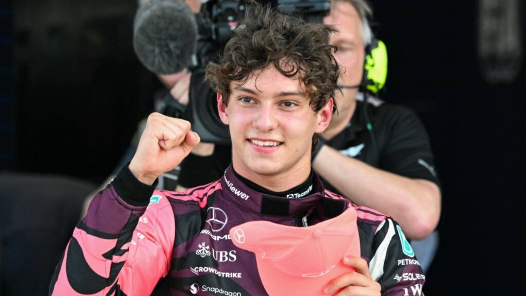 Kimi Antonelli vai largar na ponta na corrida sprint do GP de Miami. Foto: Chandan Khanna / AFP