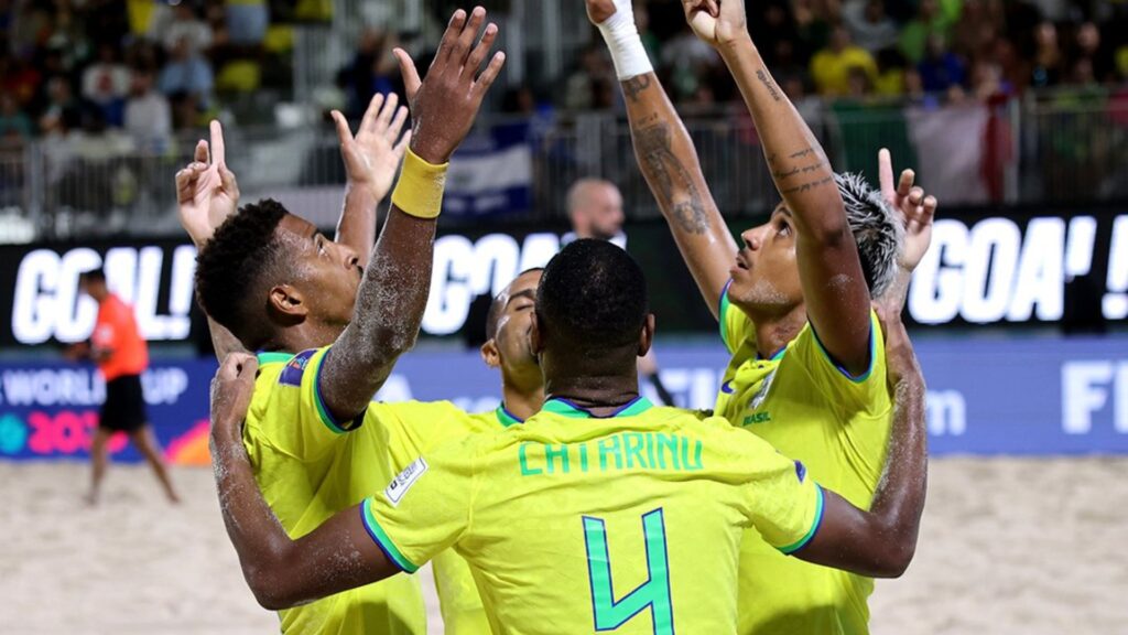 Brasil venceu a Itália pela Copa do Mundo de Futebol de Areia (Foto: Reprodução)