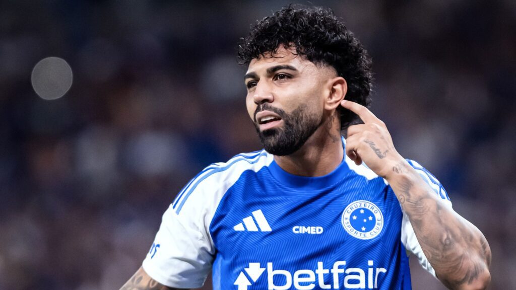 Gabigol comemora gol em cima do Flamengo.