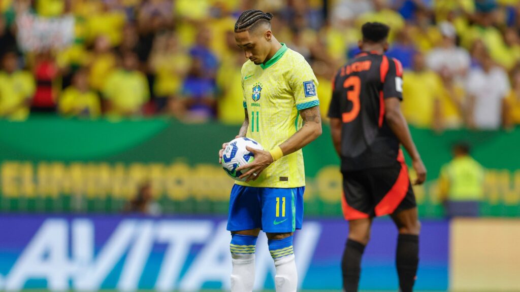 Raphinha em campo pela Seleção Brasileira
