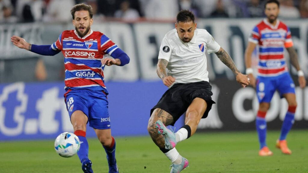 O primeiro jogo entre Fortaleza e Colo Colo terminou em confusão. Foto: Javier TORRES / AFP