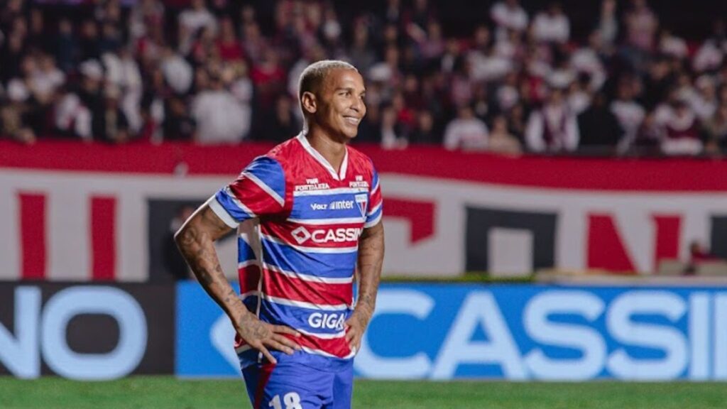 Deyverson, atacante do Fortaleza