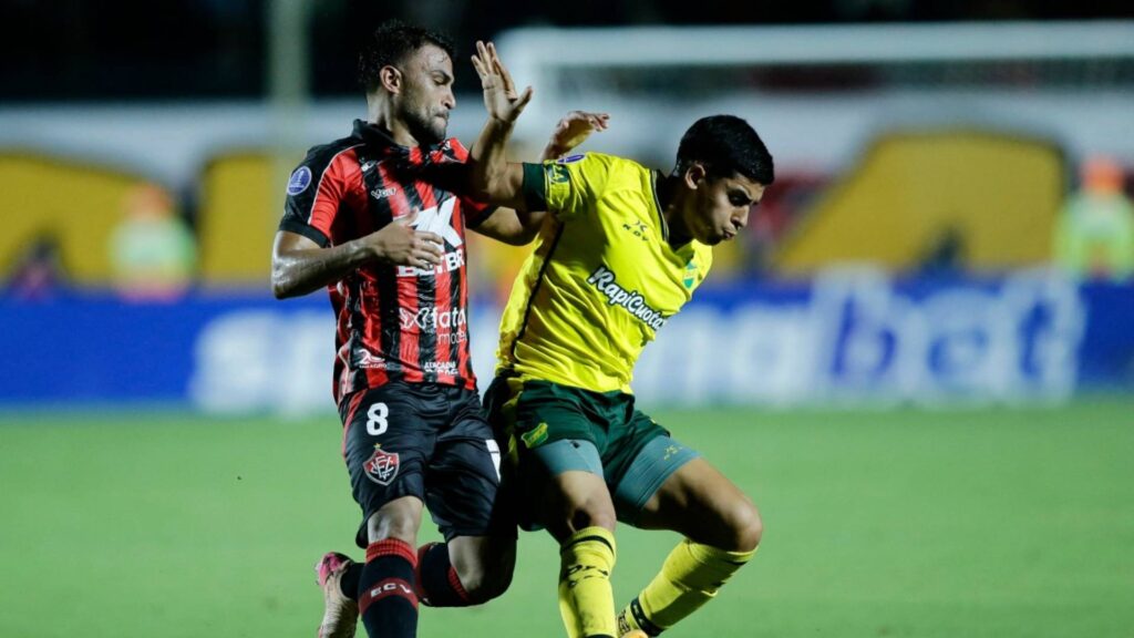 O Vitória segue em situação complicada para avançar na competição. Foto: Arisson MARINHO / AFP