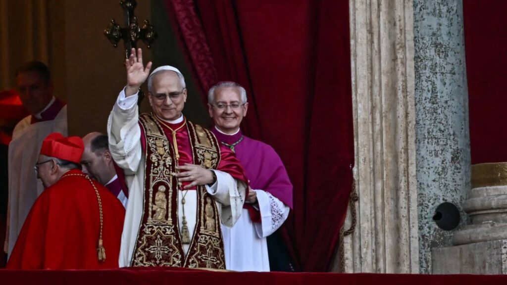 O San Lorenzo, indiretamente, une o falecido papa Francisco e seu substituto, papa Leão XIV. Foto: Filippo MONTEFORTE / AFP