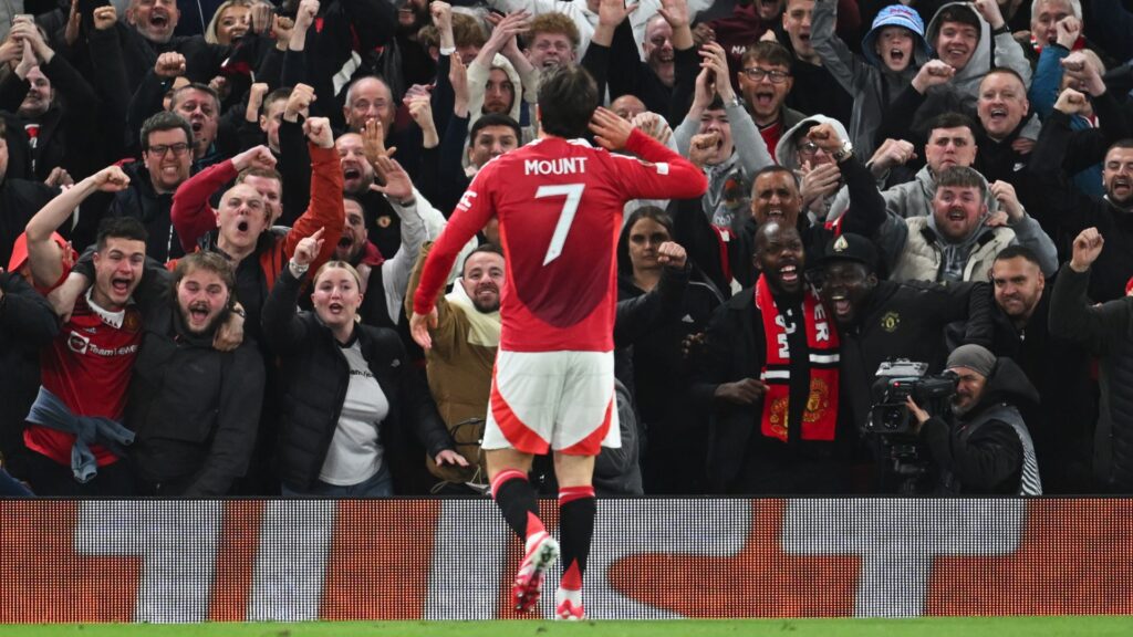 Mason Mount comemora gol do Manchester United
