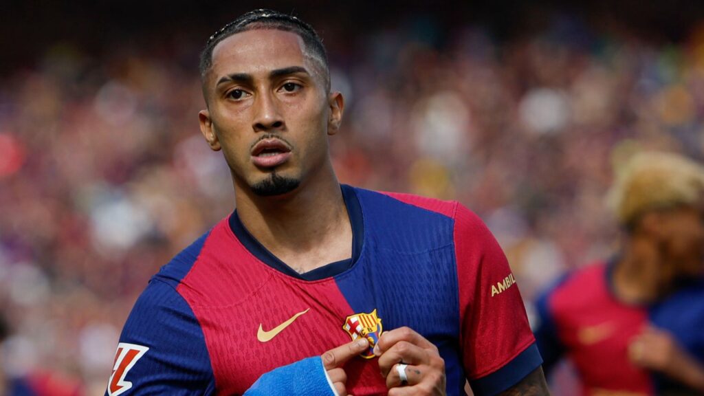 Raphinha comemora gol contra o Real Madrid