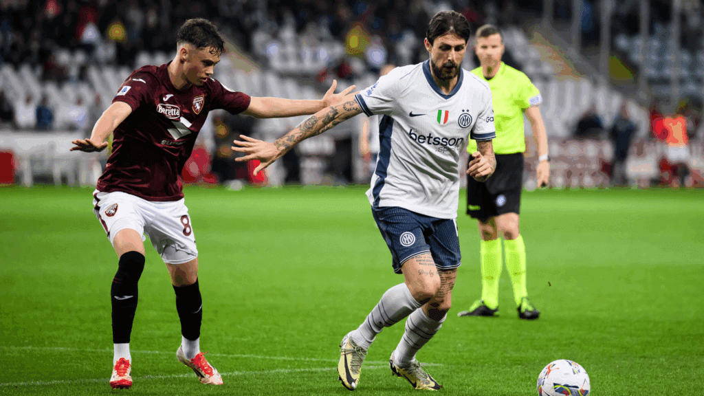 Inter de Milão bate Torino e segue perseguindo o Napoli