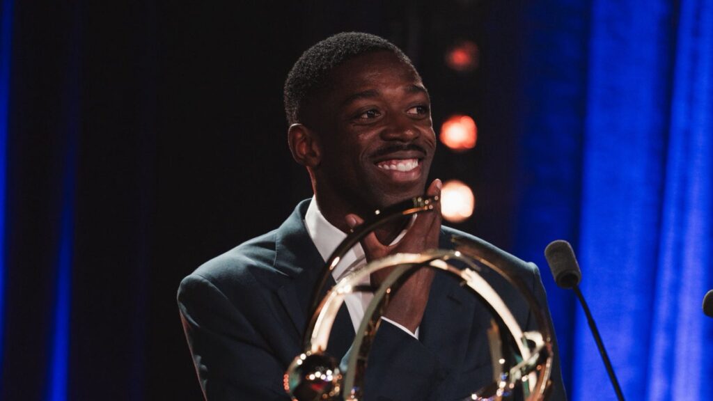 Dembélé foi premiado neste domingo (11).