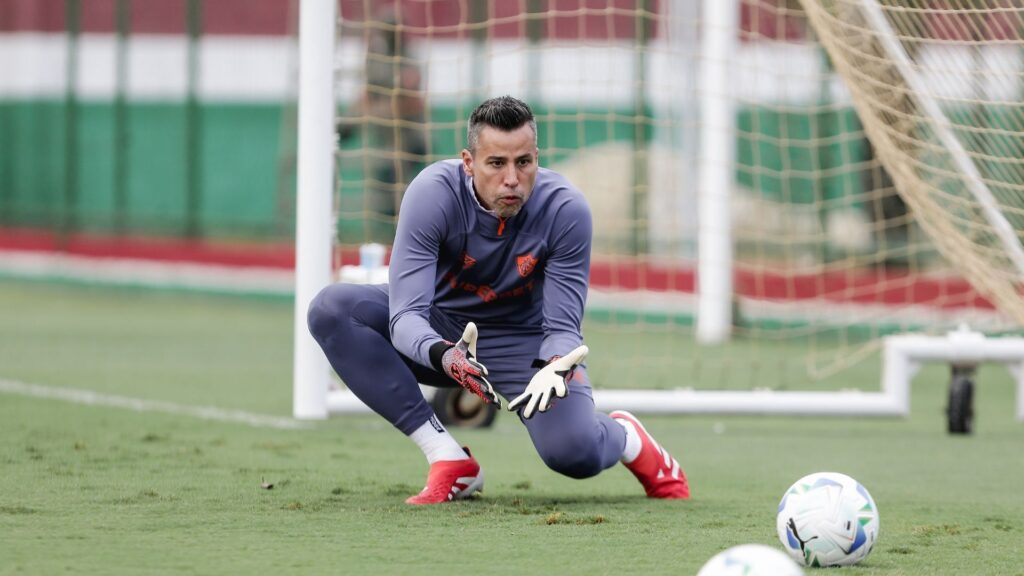 Fábio em treino do Fluminense