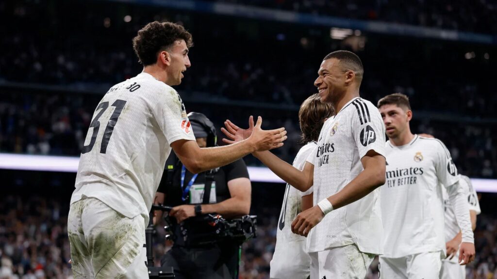 Jacobo Ramón e Mbbapé fizeram os gols do Real Madrid.