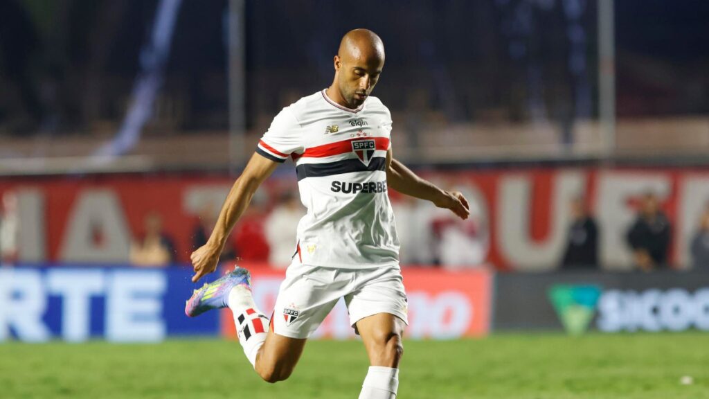 Lucas Moura em São Paulo x Fortaleza