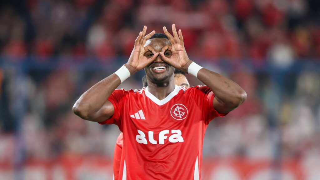 Ricardo Mathias fez o primeiro gol da vitória do Inter.