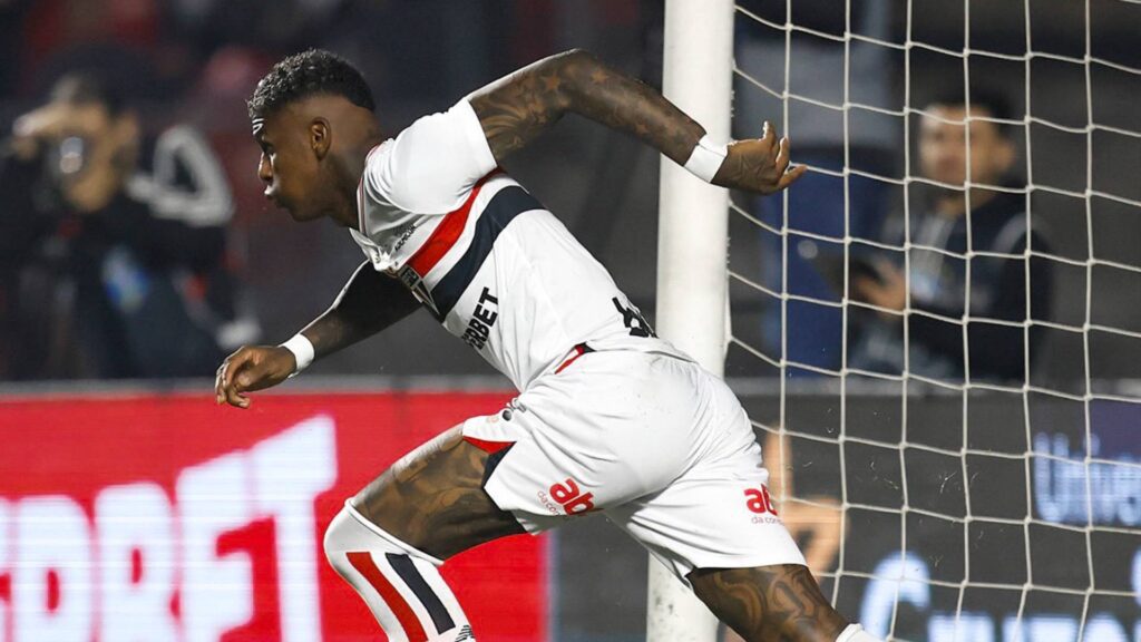 Arboleda marcou o gol de empate do São Paulo. Foto: Reprodução/X