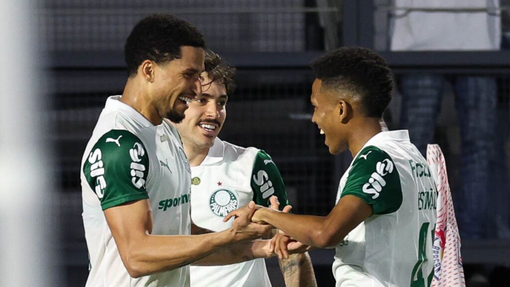 Jogadores do Palmeiras durante vitória contra o Bragantino