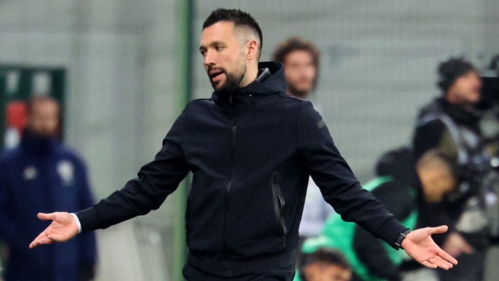 Francesco Farioli deixou o comando do Ajax (Foto: François Lo Presti/AFP)
