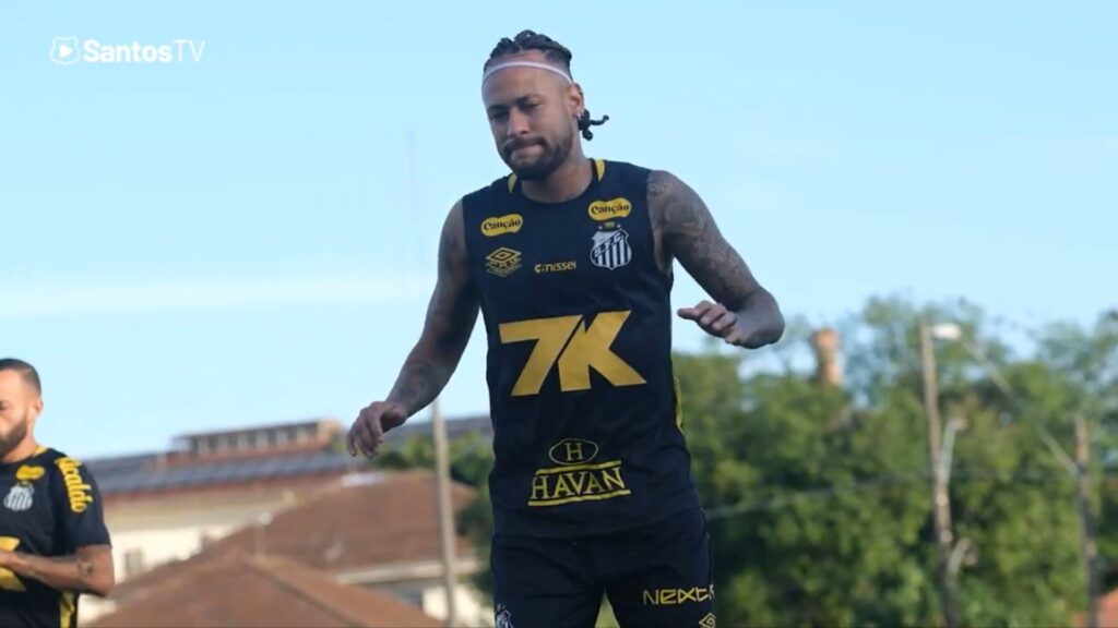 Neymar no treino do Santos desta segunda-feira.