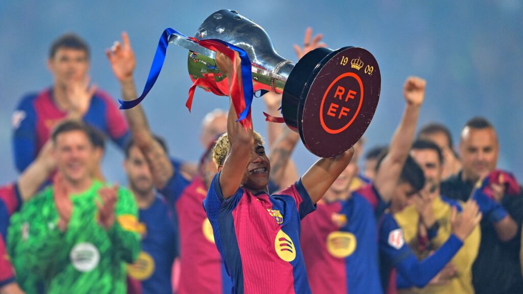 Yamal comemora título do Campeonato Espanhol