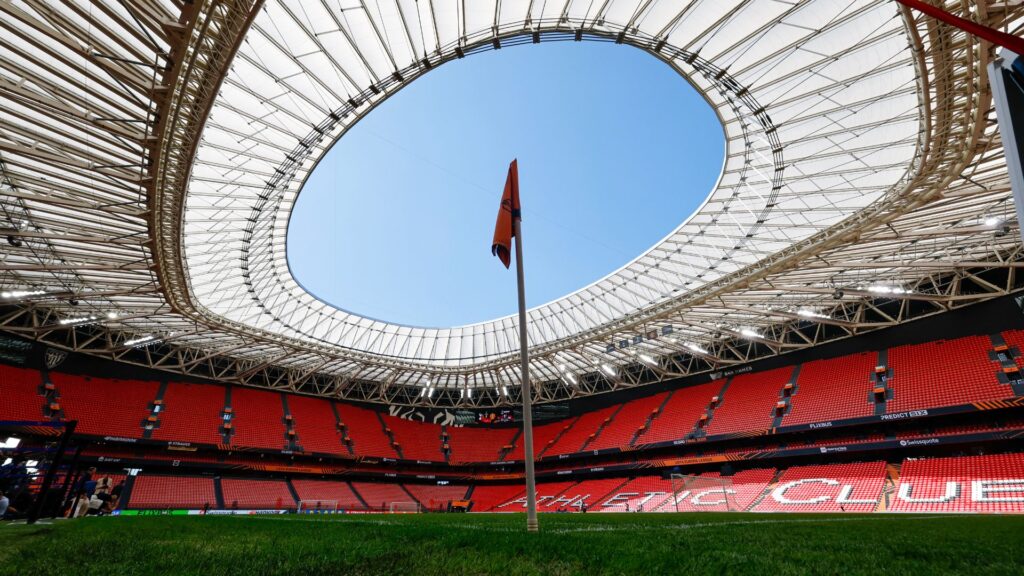 Estádio de San Mamés vai receber decisão entre Tottenham e Manchester United (Foto: Thomas Coex/AFP)