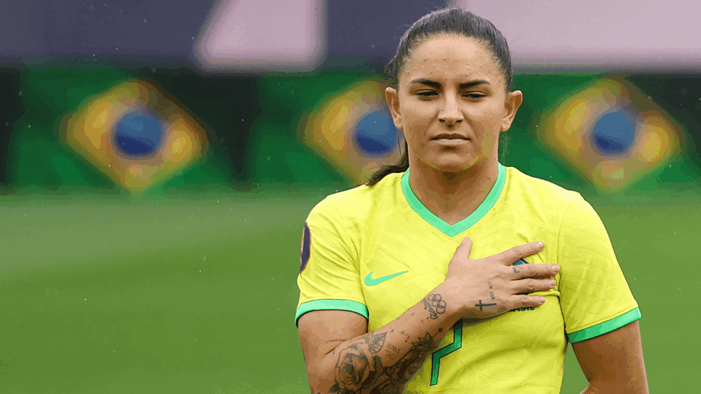 Debinha é uma das jogadoras mais experientes do atual núcleo da Seleção Brasileira Feminina