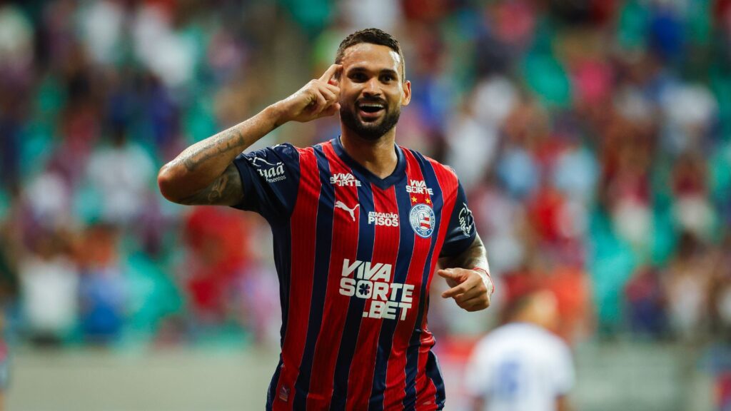 Willian José marcou duas vezes no triunfo do Bahia.