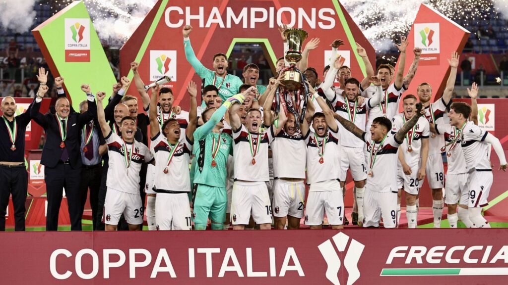 Bologna comemora título da Copa da Itália
