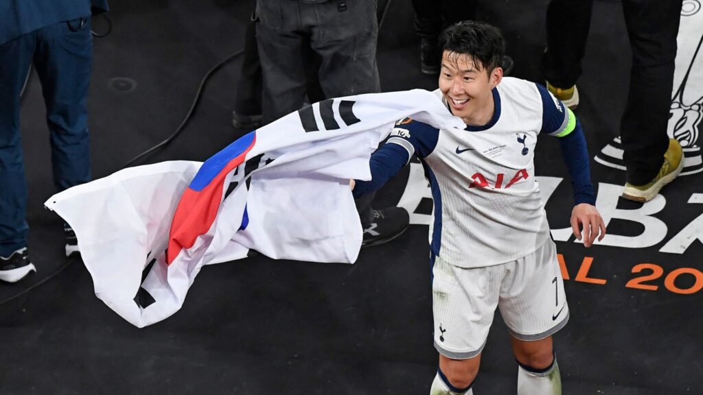 Son comemora título da Europa League