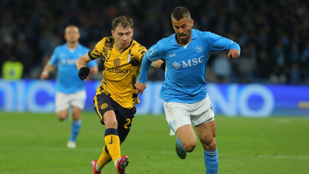 Inter de Milão e Napoli durante partida em março