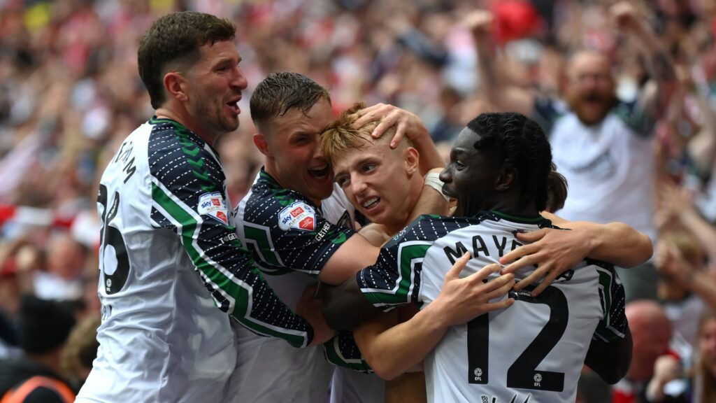 Jogadores do Sunderland comemoram gol