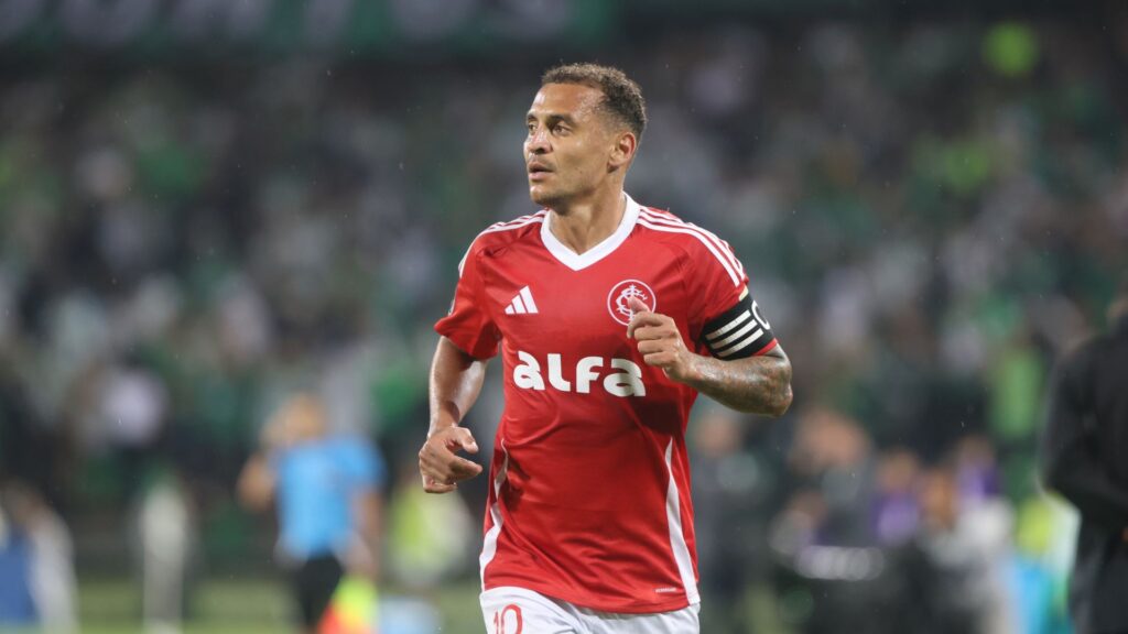 Alan Patrick é um dos desfalques do Inter.