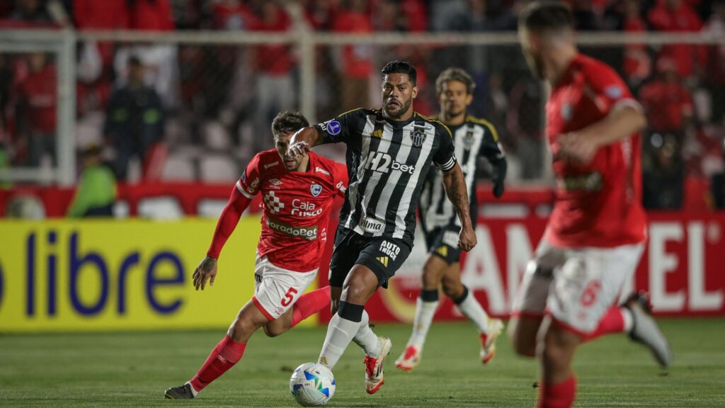 Cienciano e Atlético-MG empataram por 0x0 no Peru.