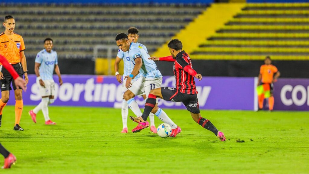 Universidad de Quito 1 x 0 Vitória.